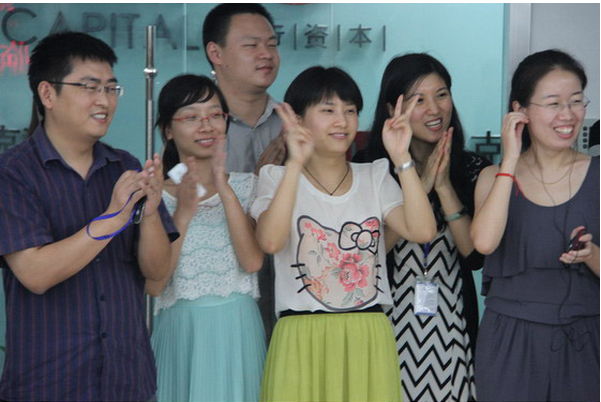 “乒臨城下”；孰與爭(zhēng)鋒